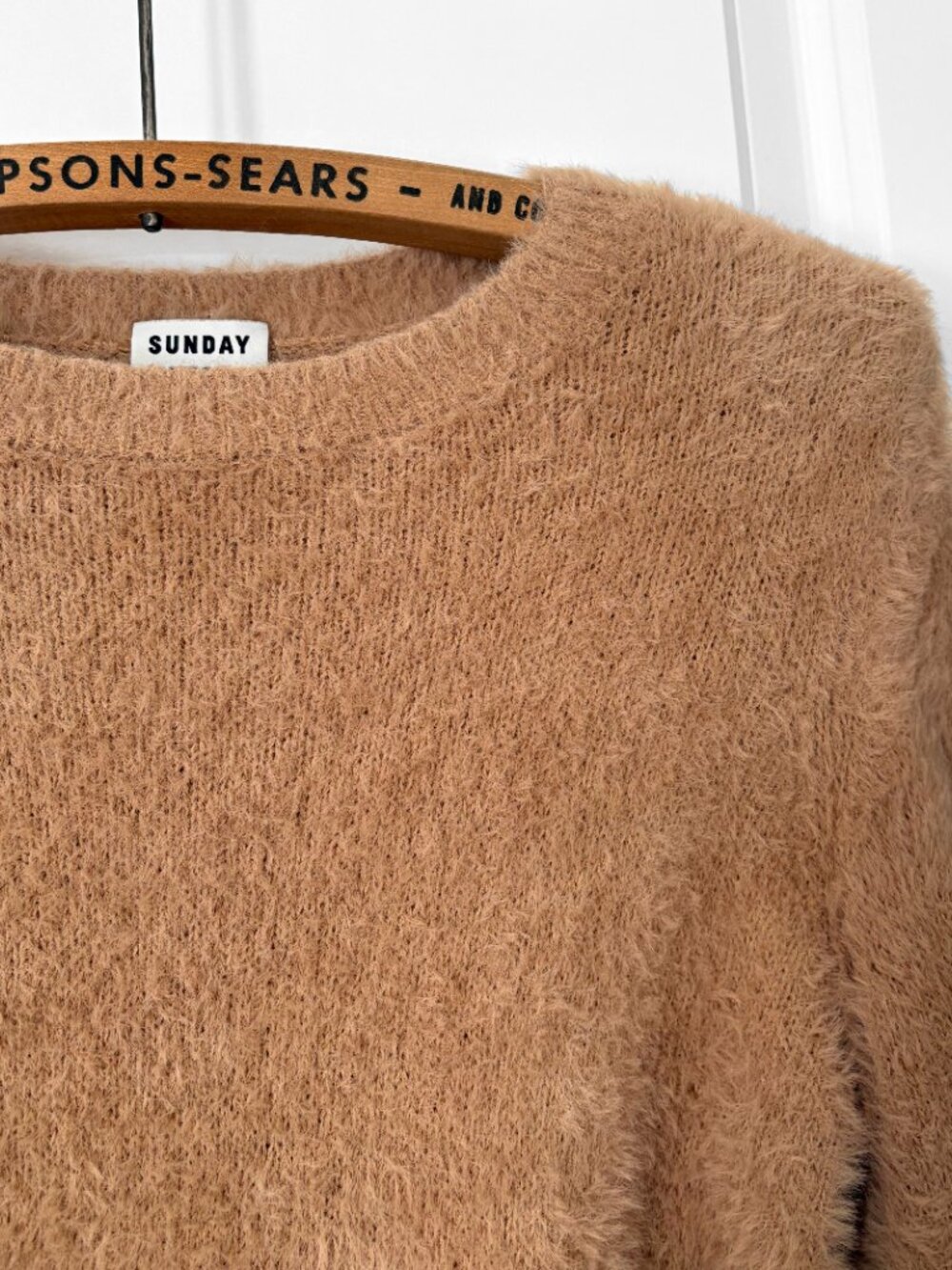 Aritzia Sunday Best Womens Fuzzy Cropped Sweater Teddy Knit Camel Size XS - Picture 2 of 6